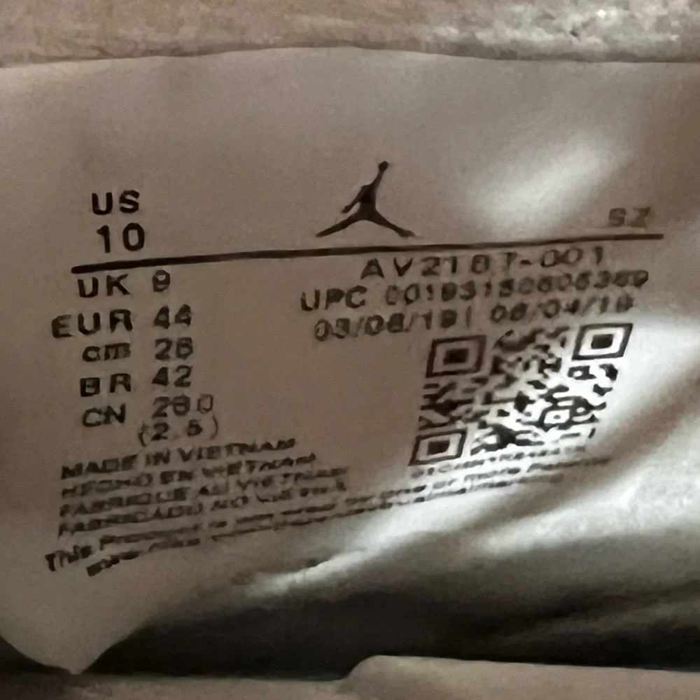 Jordan Six Retro Red “Oreo”